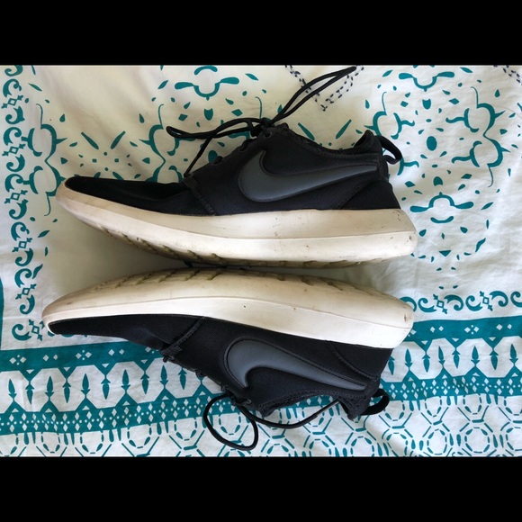 Nike Running Shoes - Picture 2 of 5